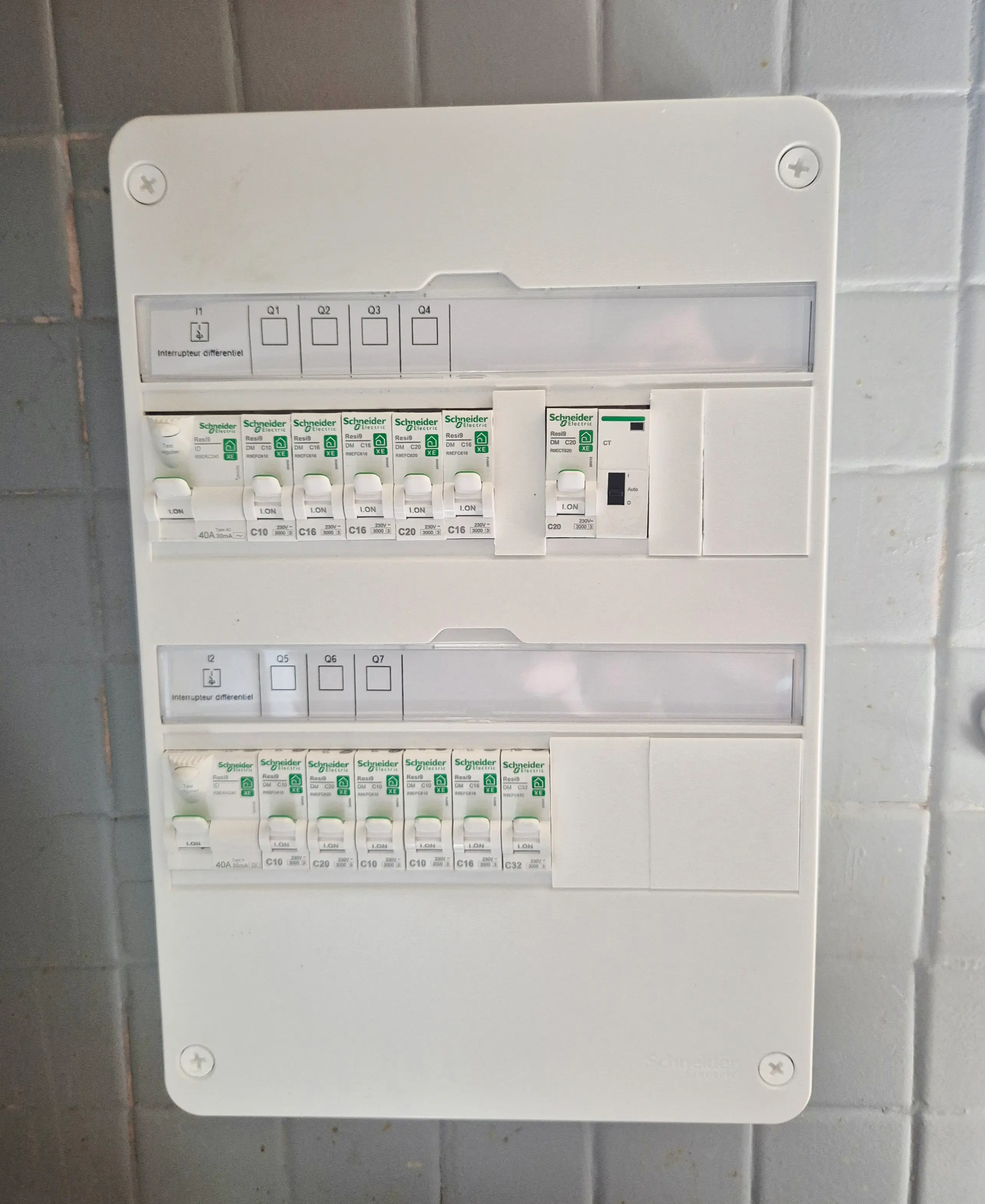 Remplacement et mise en conformité d’un tableau électrique dans le Vaucluse par EG PACA